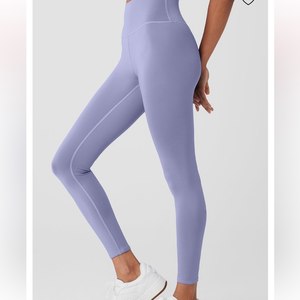 Alo Airlift 7/8 legging in lilac blue